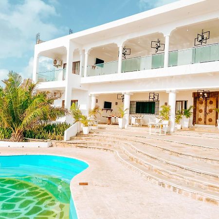 Met Beach Resort マリンディ エクステリア 写真