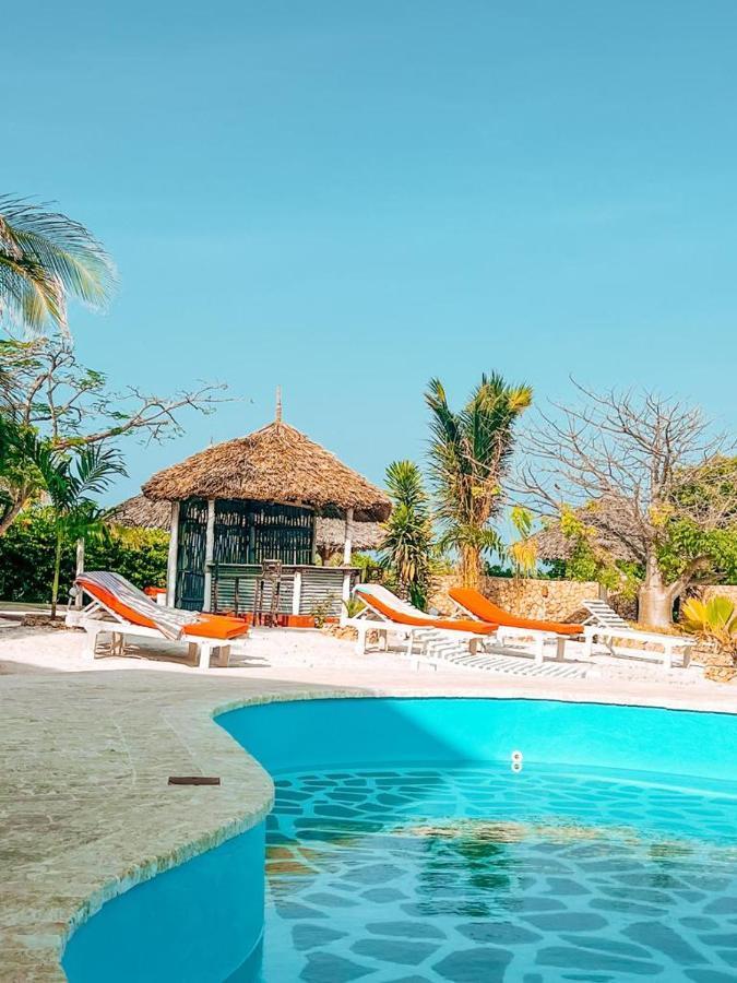Met Beach Resort マリンディ エクステリア 写真
